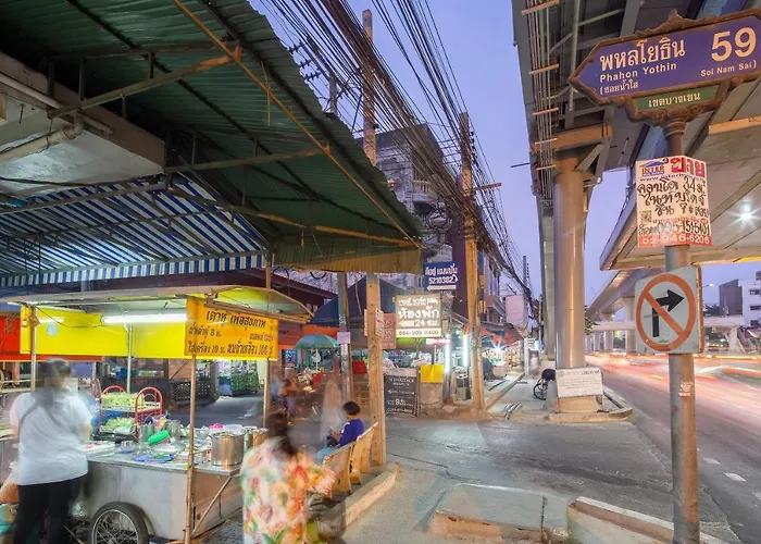 Hotel Gems Park Don Mueang Airport And Bts 3*